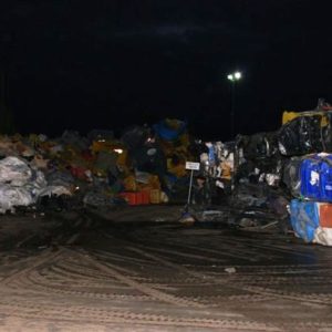 Rifiuti tossisi, una gettata di cemento per nascondere materiale plastico.